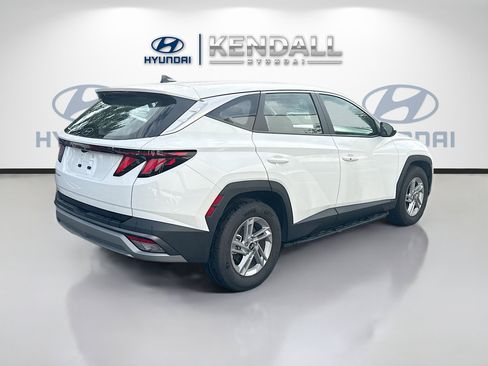 New 2025 Hyundai Tucson SE image 6