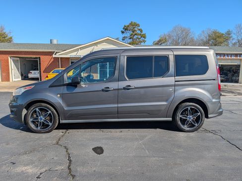 Used 2017 Ford Transit Connect XLT image 10