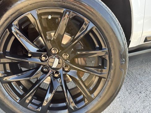 Used 2024 Cadillac Escalade ESV Sport w/ LPO, ONYX Package image 9