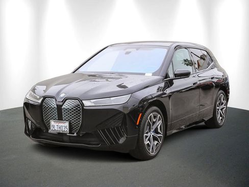 Used 2025 BMW iX xDrive50 w/ Premium Package AWD/4WD image 3