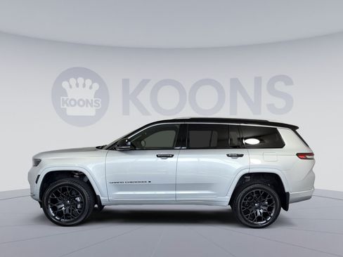 Used 2023 Jeep Grand Cherokee L Summit AWD/4WD image 2