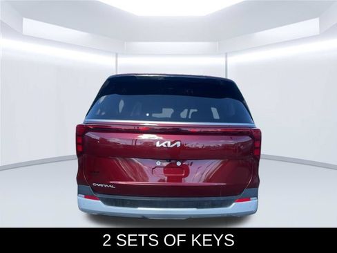 Used 2025 Kia Carnival FWD image 9