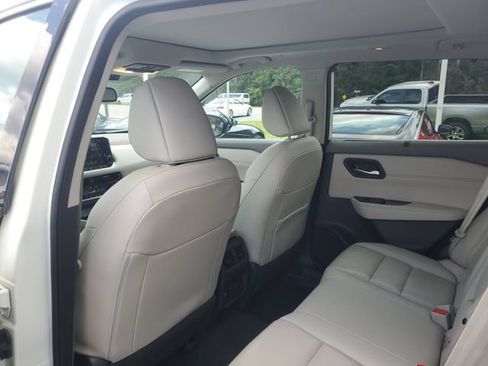 Certified 2023 Nissan Rogue SL w/ SL Premium Package FWD image 8