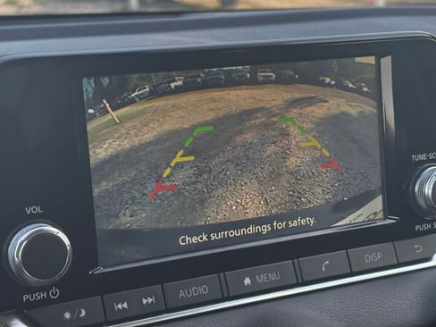 Used 2025 Nissan Sentra S image 17