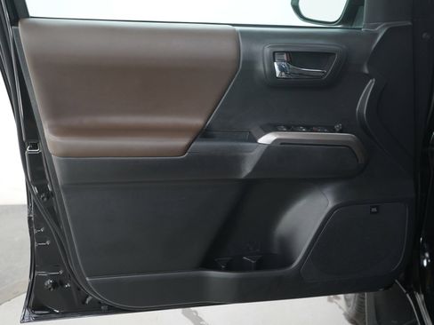 Used 2023 Toyota Tacoma Limited AWD/4WD image 21