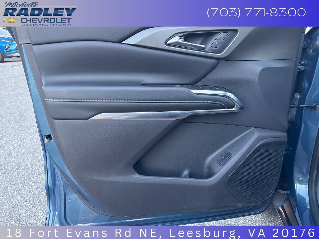 Used 2025 Chevrolet Traverse LT w/ Sun and Wheel Package AWD/4WD image 13