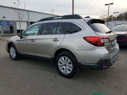 Used 2019 Subaru Outback 2.5i Premium image 4