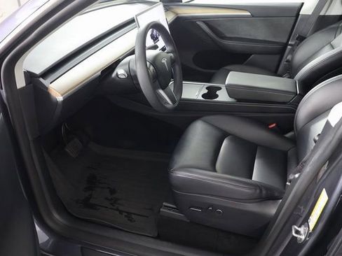 Used 2023 Tesla Model Y Long Range image 18