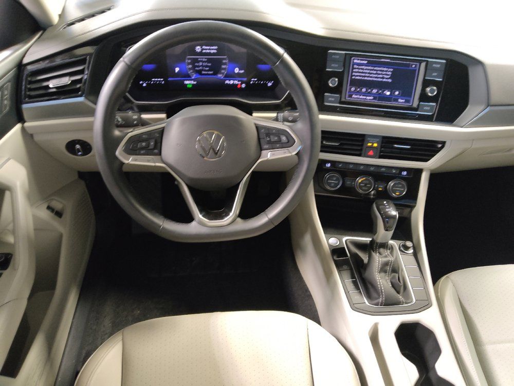 Used 2024 Volkswagen Jetta SE w/ Panoramic Sunroof Package FWD image 22