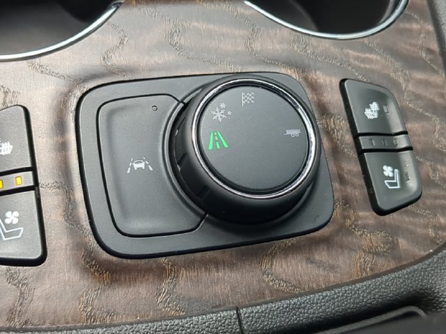 Used 2023 GMC Acadia Denali w/ Denali Ultimate Package FWD image 30