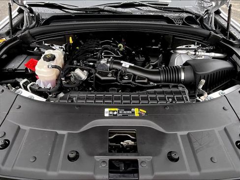 Used 2023 Jeep Grand Cherokee Limited w/ Luxury Tech Group II image 29