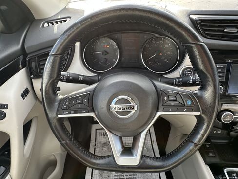 Used 2021 Nissan Rogue Sport SL w/ Premium Package image 19