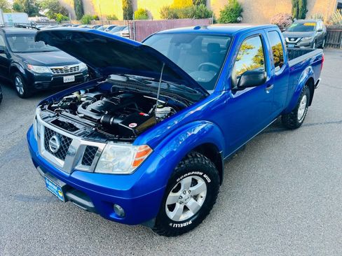 Used 2012 Nissan Frontier SV w/ SV Premium Utility Pkg image 9