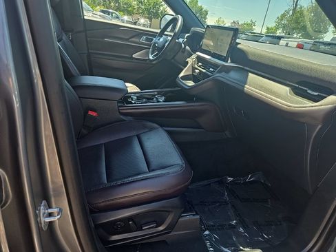 Used 2026 Ford Explorer Platinum AWD/4WD image 29