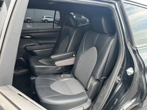 Used 2021 Toyota Highlander XSE AWD/4WD image 21