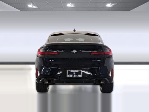 Used 2023 BMW X4 xDrive30i w/ M Sport Package image 9