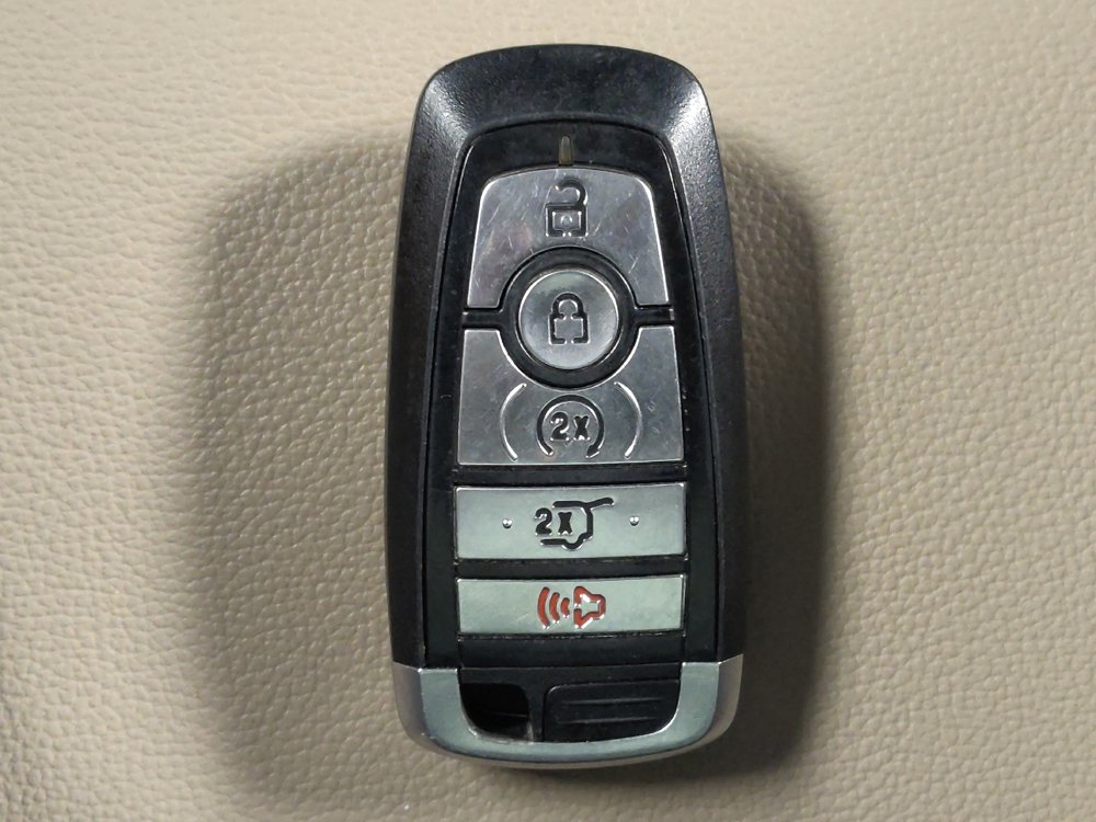 Used 2021 Ford Explorer Limited w/ Equipment Group 301A RWD image 32