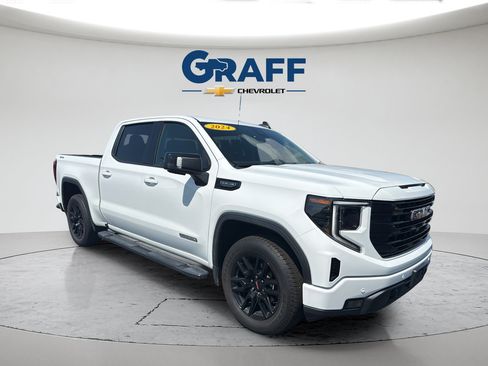 Used 2024 GMC Sierra 1500 Elevation w/ Elevation Premium Package AWD/4WD image 16