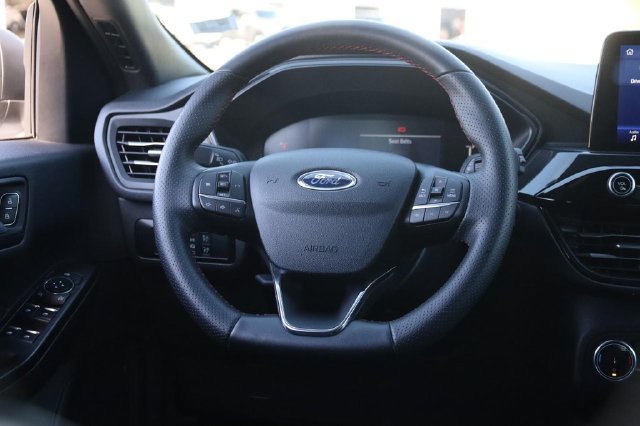 Certified 2025 Ford Escape ST-Line AWD/4WD image 23
