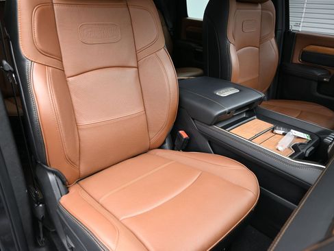 Used 2023 RAM 2500 Limited image 40