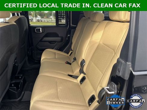 Used 2021 Jeep Gladiator Overland w/ Cold Weather Group image 4