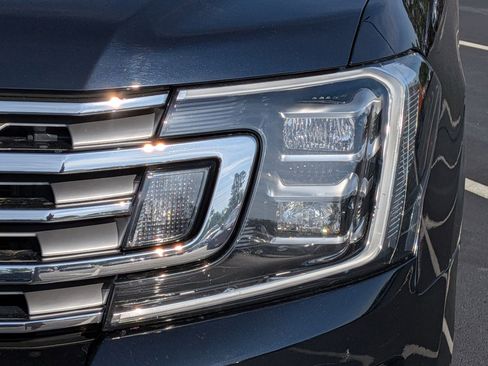 Used 2021 Ford Expedition Limited AWD/4WD image 6
