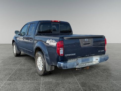 Used 2019 Nissan Frontier SV image 3