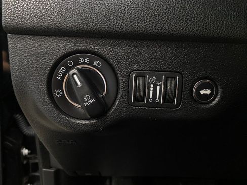 Used 2019 Chrysler 300 S RWD image 30