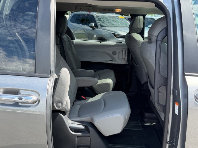 Certified 2026 Toyota Sienna XLE FWD image 19