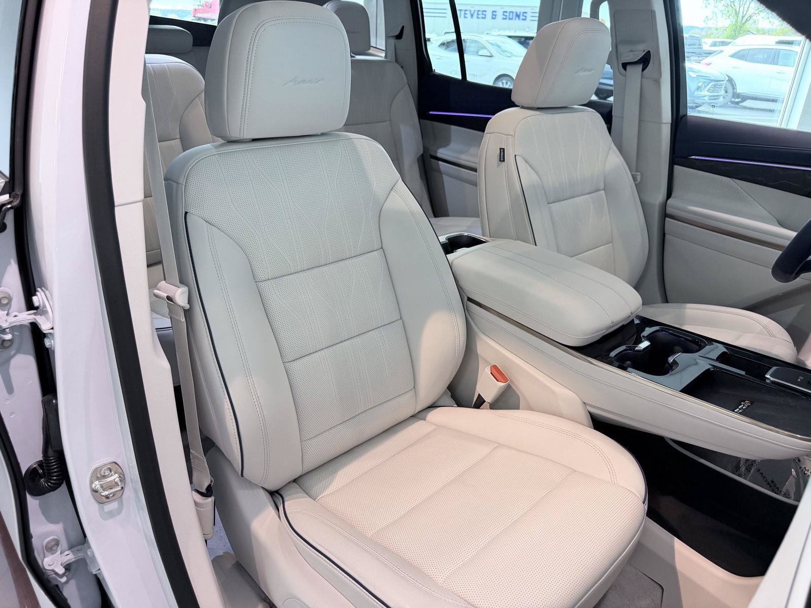 Used 2026 Buick Enclave Avenir w/ Super Cruise Package AWD/4WD image 35