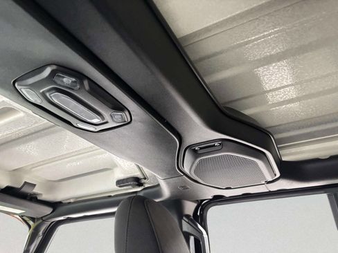 Used 2020 Jeep Wrangler Unlimited Sport image 26