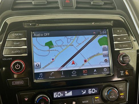 Used 2017 Nissan Maxima Platinum FWD image 21