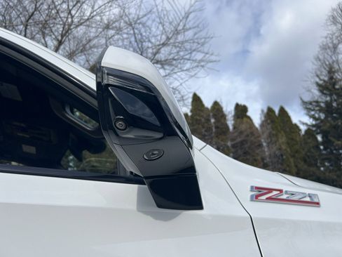 Used 2023 Chevrolet Suburban Z71 w/ Luxury Package image 64