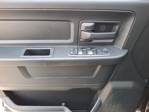 Used 2017 RAM 1500 Express w/ Black Ram 1500 Express Group image 10