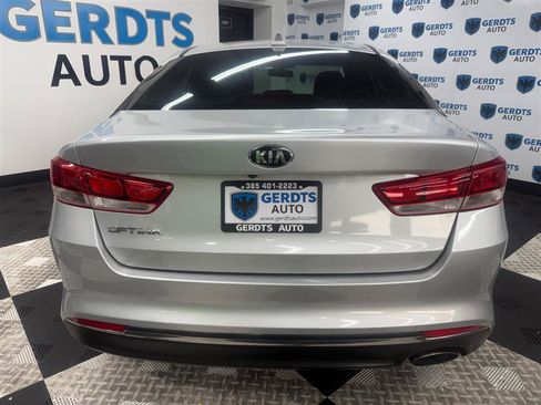 Used 2017 Kia Optima LX w/ Option Group 014 FWD image 5