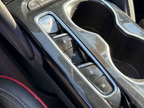 Used 2022 Buick Envision Essence w/ Technology Package II image 39