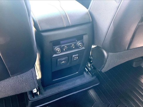Used 2021 Chevrolet Traverse Premier w/ Redline Edition FWD image 34