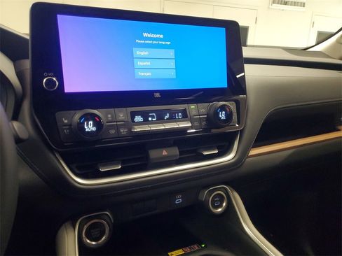 Certified 2024 Toyota Grand Highlander FWD image 26