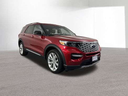 Used 2022 Ford Explorer Platinum w/ Technology Package AWD/4WD image 3