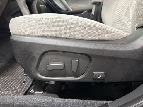 Used 2017 Subaru Forester 2.5i Premium w/ All-Weather Package image 16