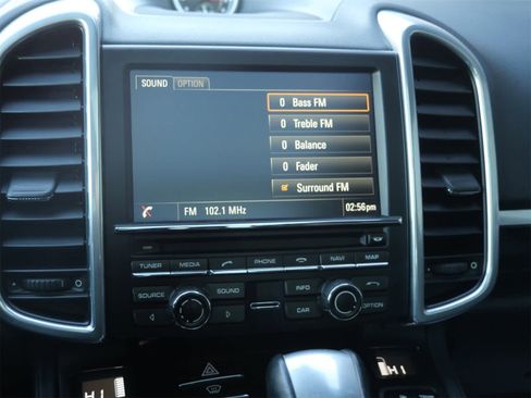 Used 2014 Porsche Cayenne image 24