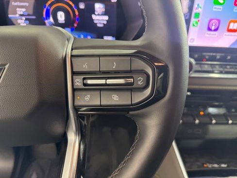 Used 2023 Chevrolet Colorado ZR2 w/ ZR2 Convenience Package III image 21