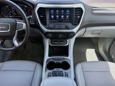 Used 2022 GMC Acadia SLT w/ Technology Package FWD image 19