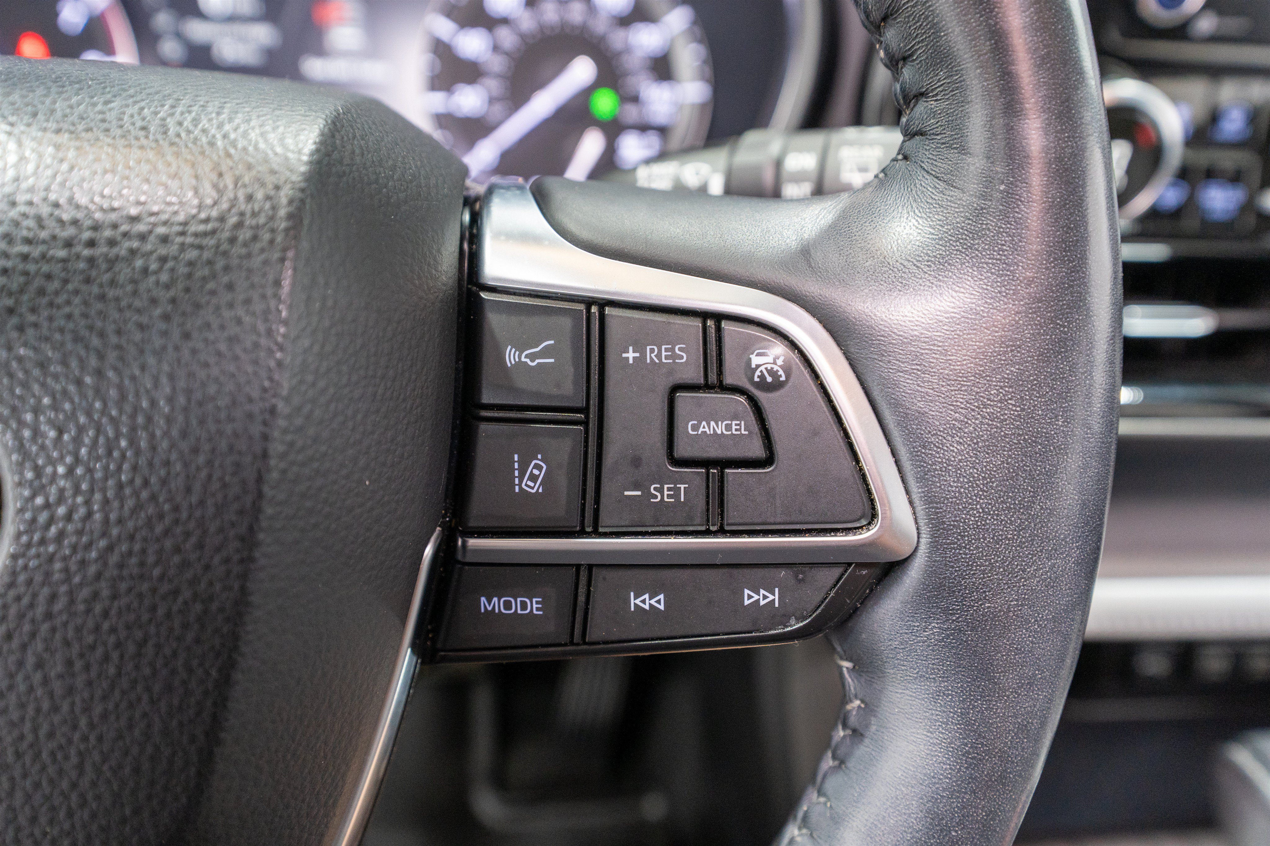 Used 2021 Toyota Highlander Limited FWD image 27