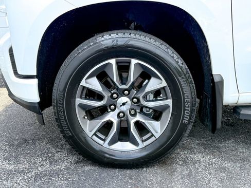 Used 2021 Chevrolet Silverado 1500 RST w/ LPO, Dark Essentials Package AWD/4WD image 10