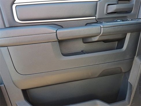 Used 2024 RAM 2500 Tradesman w/ Chrome Appearance Group image 12