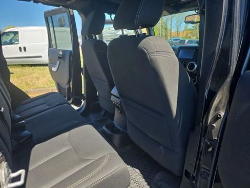 Used 2014 Jeep Wrangler Unlimited Sahara w/ Max Tow Package image 18