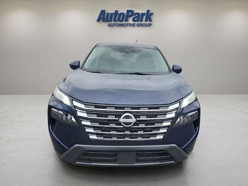 Used 2024 Nissan Rogue SV AWD/4WD image 2