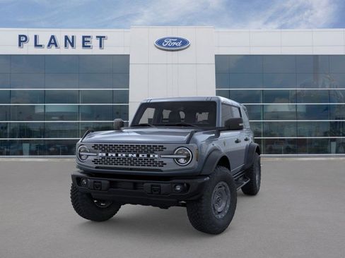New 2025 Ford Bronco Badlands image 2
