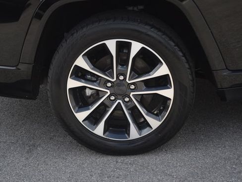 Used 2023 Jeep Grand Cherokee L Overland AWD/4WD image 29